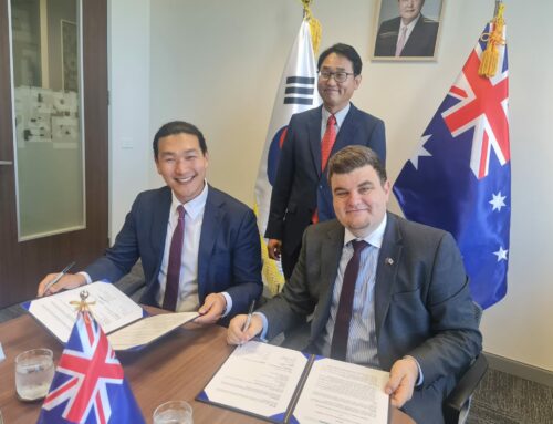 MoU Signed between AustCham Korea and AKYPA